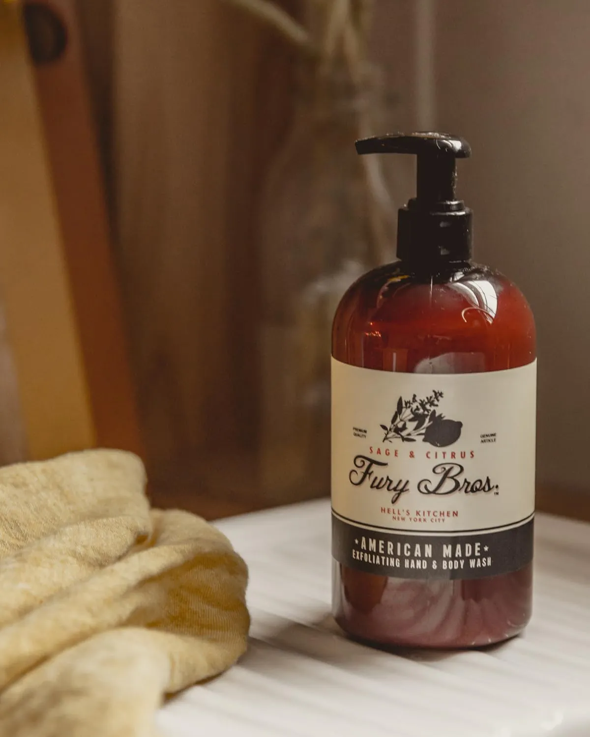 Black Series Hand & Body Wash | Oakmoss | Natural Ingredients | Exfoliating Volcanic Pumice | Moisturizing Aloe Vera | Made in USA | Cruelty-Free | Microbead Free | 16 oz