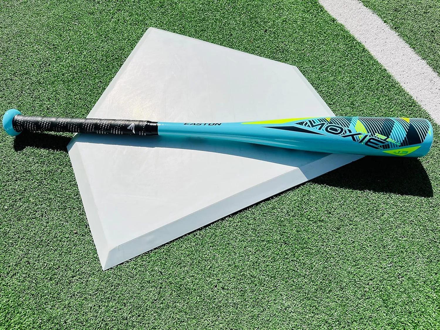 Easton | Moxie T-Ball Bat | USA | -13 Drop | 2 1/4" Barrel | 1 Pc. Aluminum | Multiple Styles