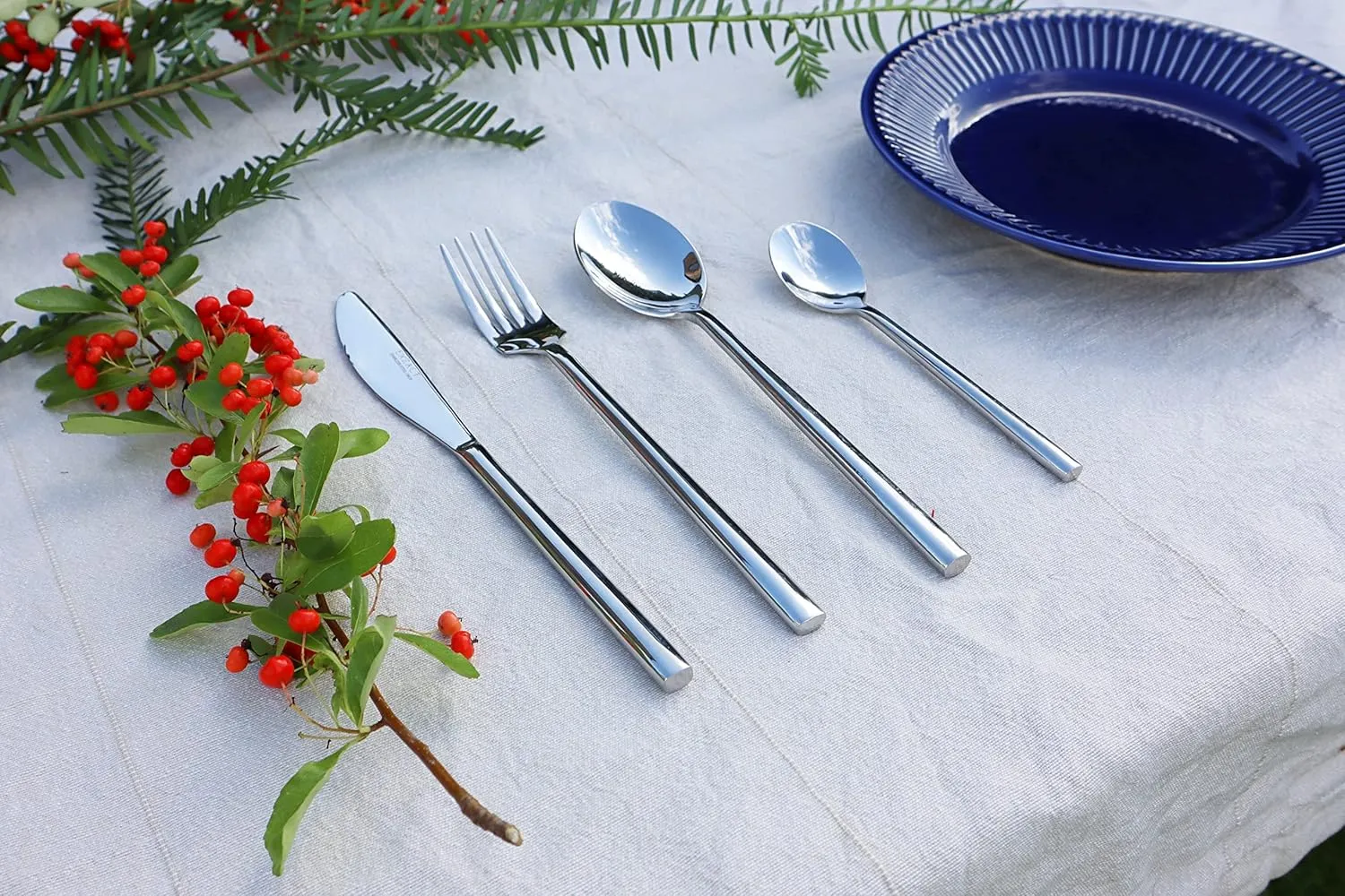 EXZACT Flatware Set 24-Piece, Silverware Hand-Forged Stainless Steel, Service for 6 Includes 6 Dinner Forks, 6 Knives, 6 Tablespoons, 6 Teaspoons – Mirror Polished, Dishwasher Safe