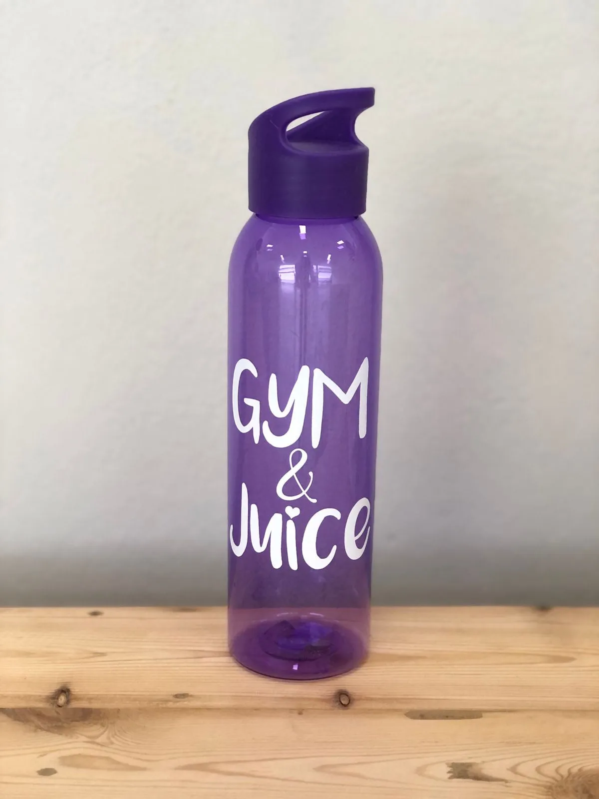 Fineapple Purple Gym & Juice waterbottle