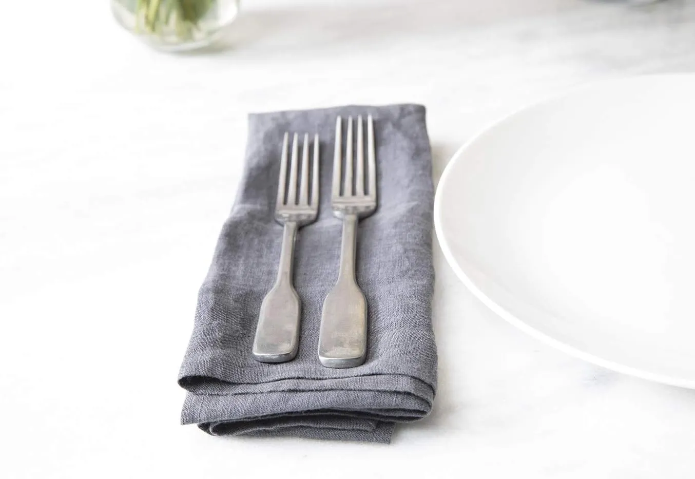 Fortessa Ashton Antiqued Flatware 5 Piece Place Setting, Stainless Steel
