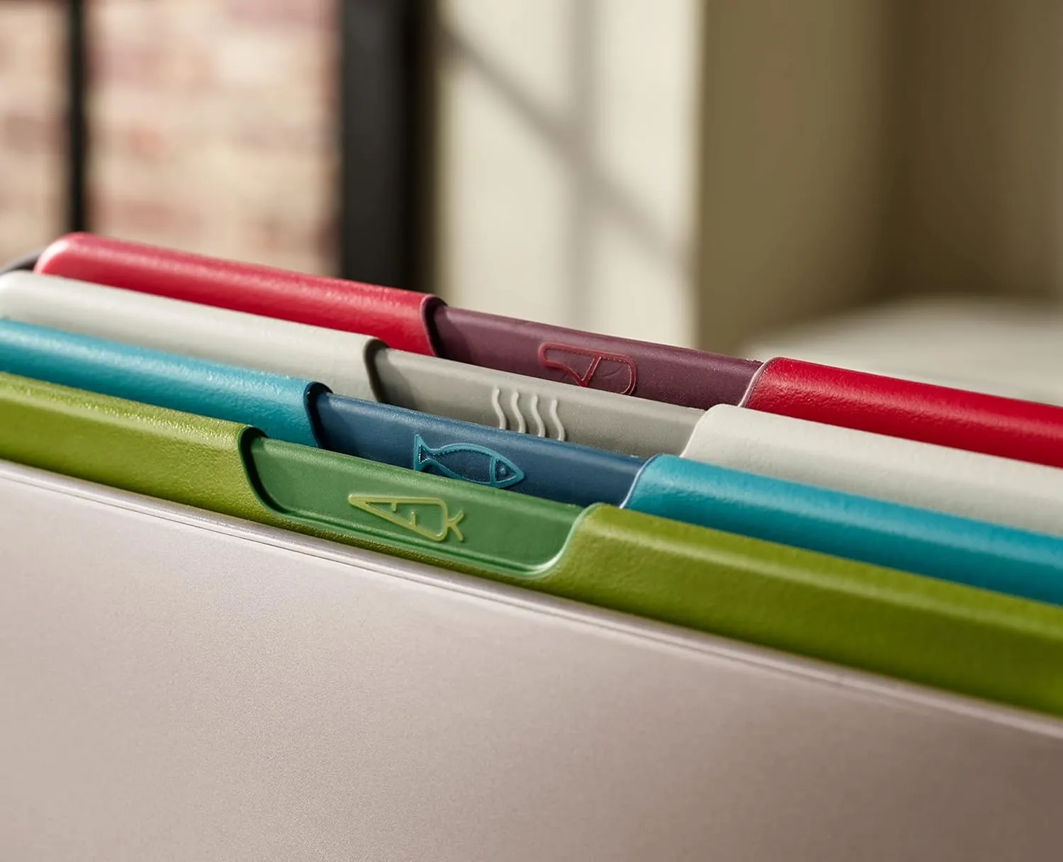 Joseph Joseph Folio 4-Piece Multi Colour coded Cutting Board Set, Slimline case for organized Kitchen storage, Silver