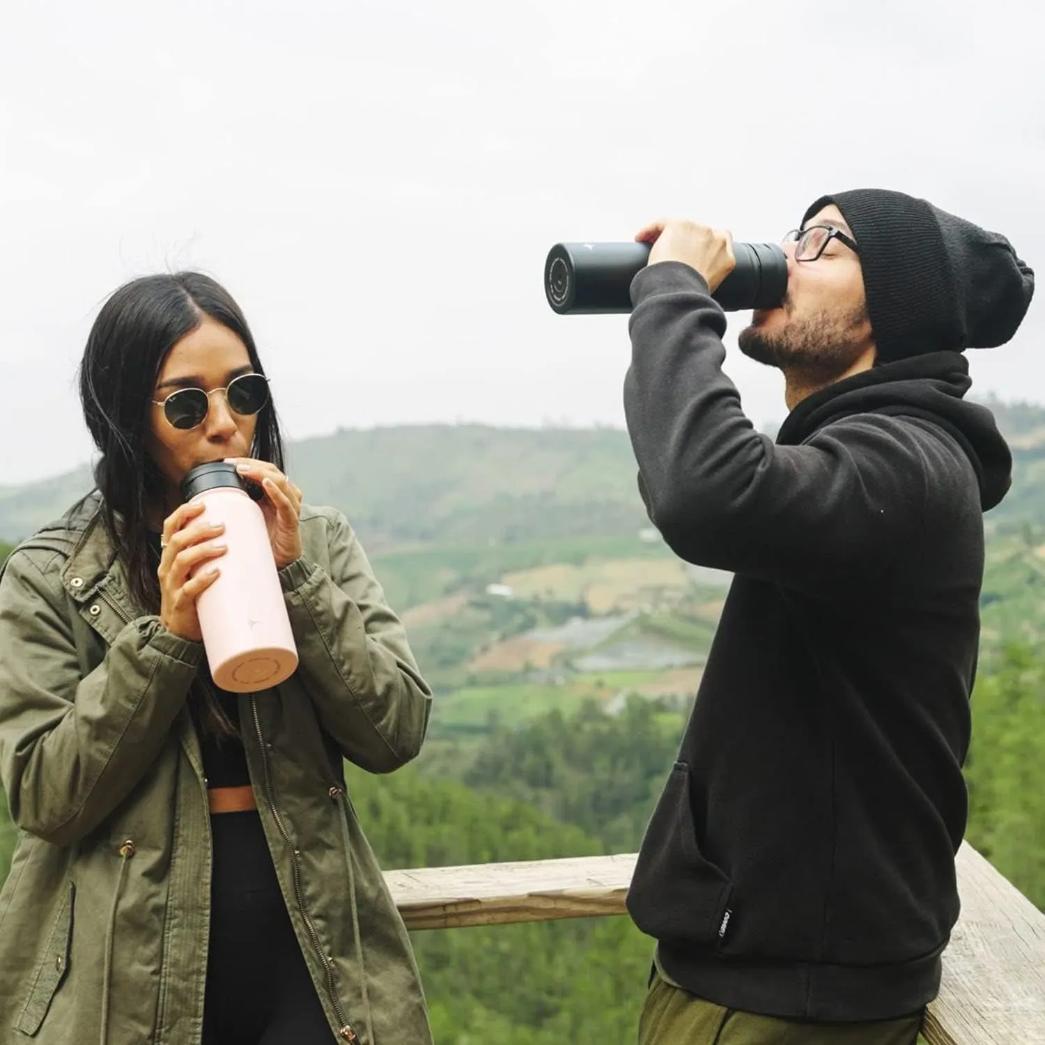 JoyJolt Triple Insulated Water Bottle with Straw Lid AND Flip Lid! 32oz , 12 Hour Hot/Cold Vacuum Insulated Stainless Steel Large Bottle. BPA-Free Leakproof Thermos Water Bottles