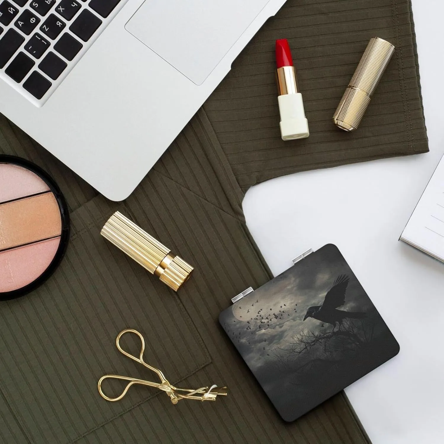Night Crow Printed Square Pocket Makeup Mirror with 1X/2X Magnification, Portable Mini Travel Makeup Mirror for Travel Daily Work Beauty