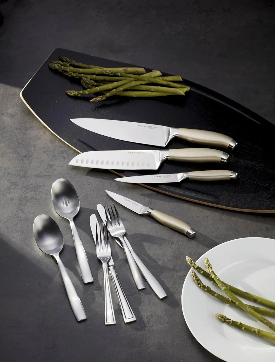 Oneida Everdine 45 Piece Everyday Flatware, Service for 8, 18/0 Stainless Steel, Silverware Set, Dishwasher Safe, Silver