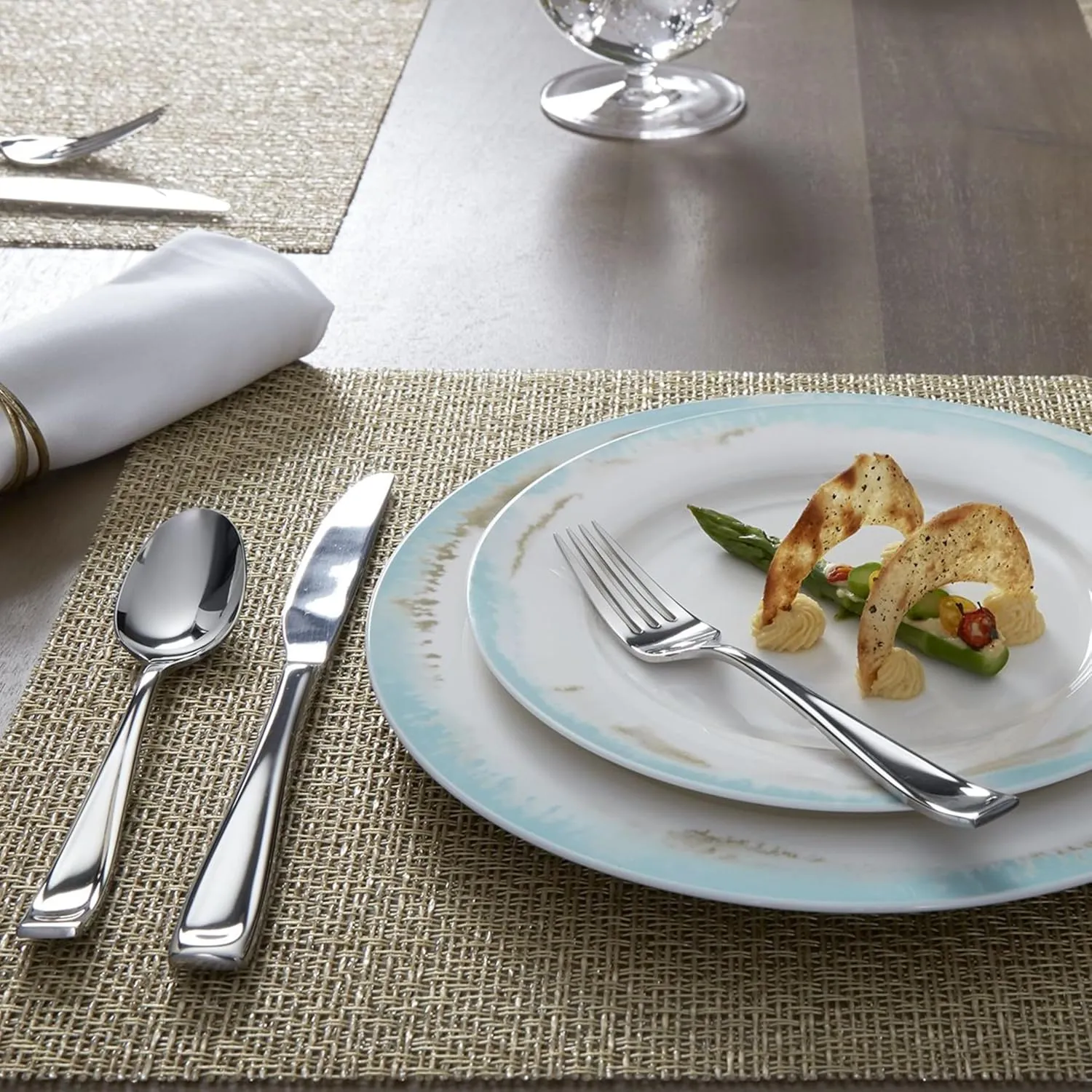 Oneida T711065DL20 Moda 65 Piece Fine Flatware Set, Service for 12