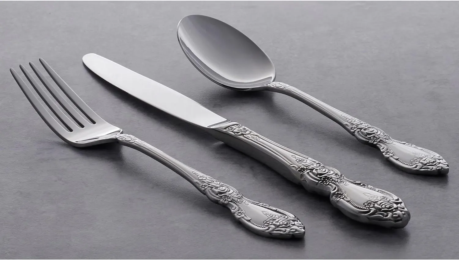 Oneida Wordsworth Flatware 45 pieces (Service for 8)