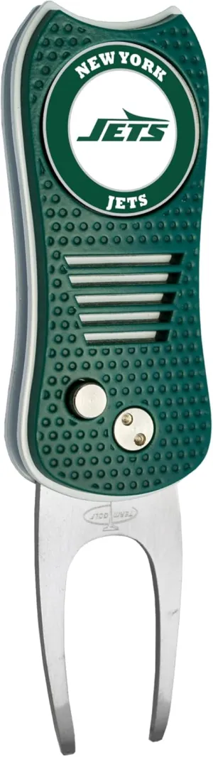 Team Golf NFL Switchblade Divot Tool with Double-Sided Magnetic Ball Marker, Features Patented Single Prong Design, Causes Less Damage to Greens, Switchblade Mechanism