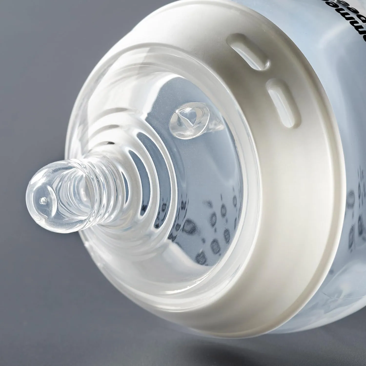 Tommee Tippee Closer to Nature Baby Bottle Nipples, Medium Flow Breast-like, Anti-Colic Valve, Soft Silicone (3m , 6 Count)