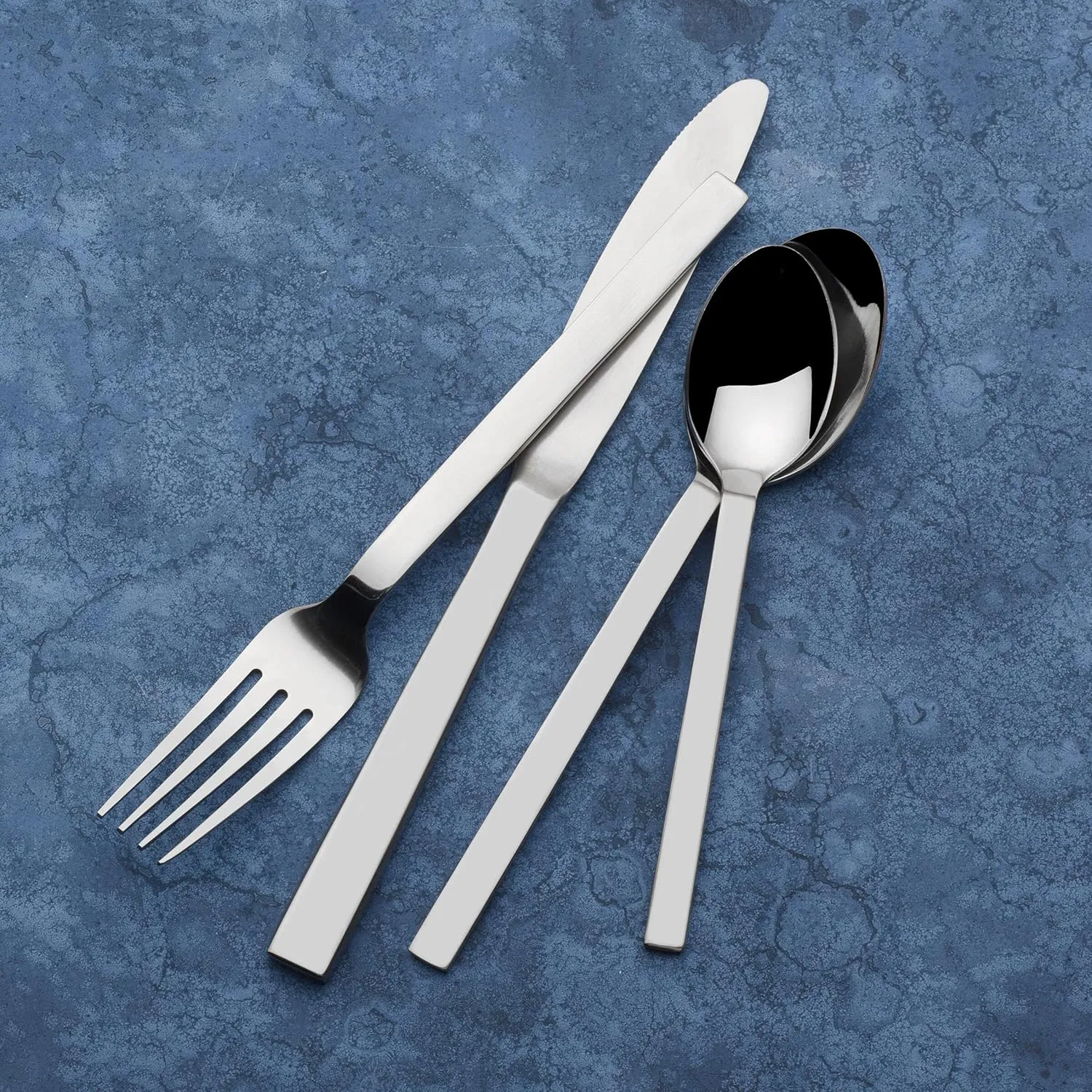 Towle Living Graciela 16-Piece Flatware Set, Service for 4 - Sleek Stainless Steel with Full Coverage Silver Finish, Dishwasher Safe, Ideal Silverware for Weddings, Gatherings, Travel