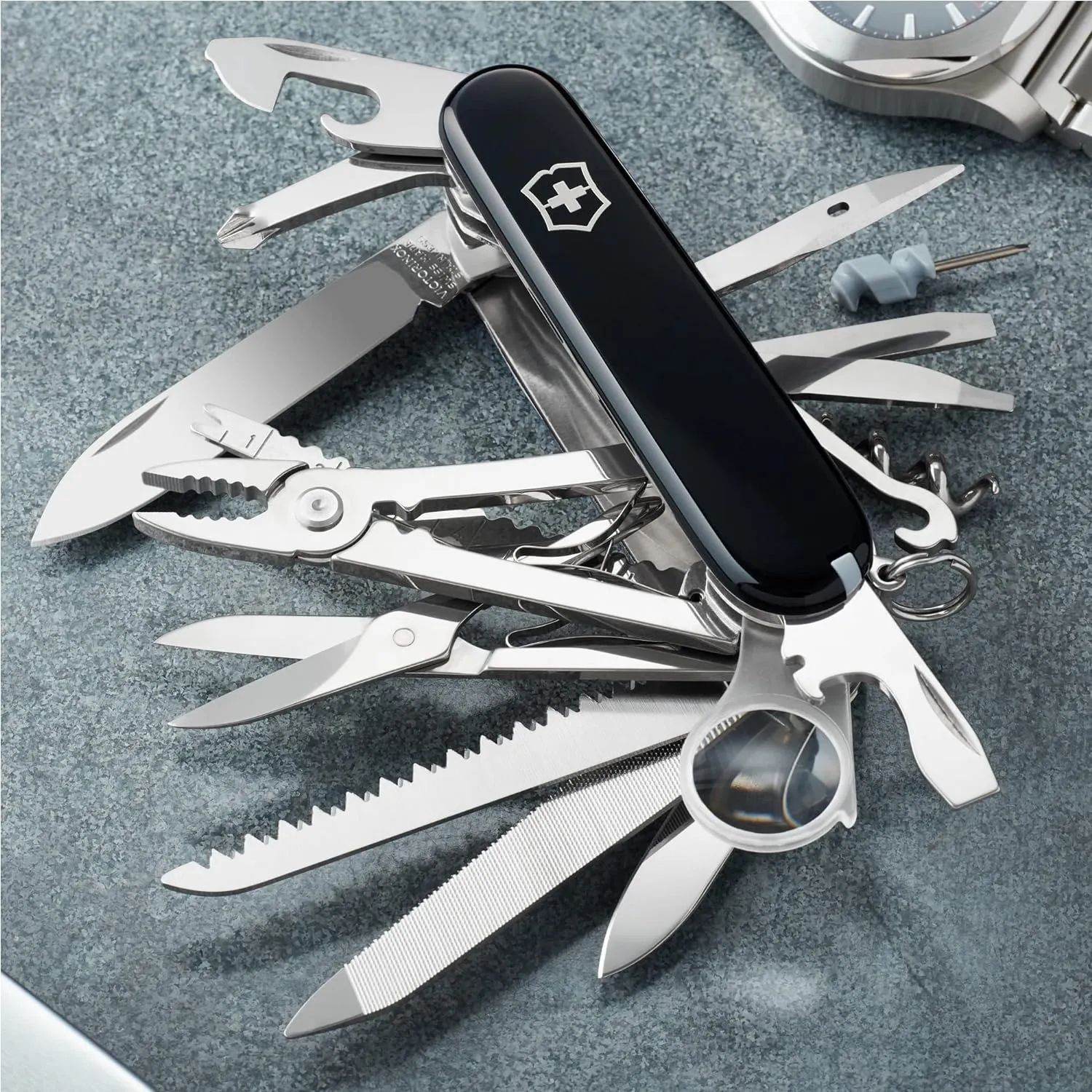 Victorinox SwissChamp Swiss Army Knife, 33 Function Swiss Made Pocket Knife with Large Blade, Screwdriver, Chisel and Combination Pliers