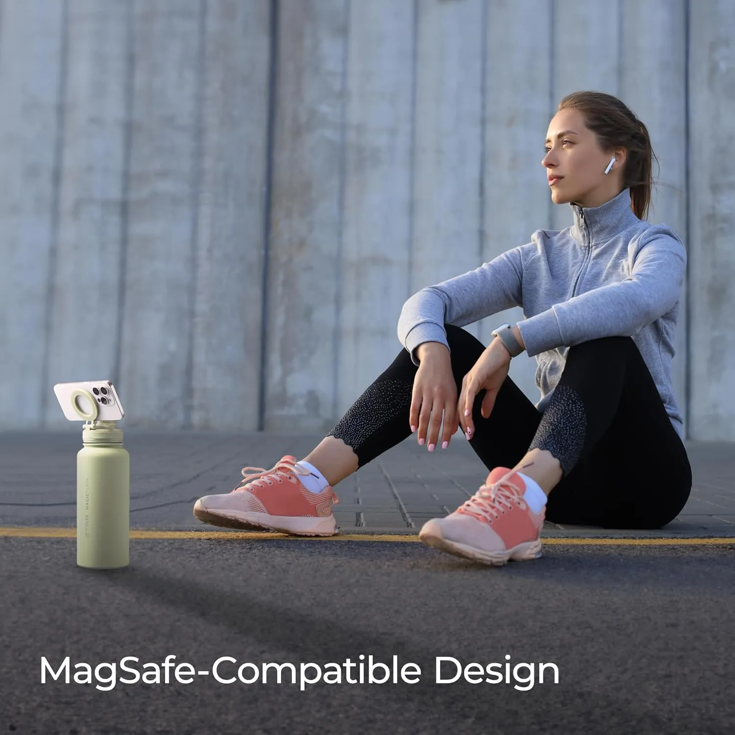 ZTAR Insulated Stainless Steel Water Bottle – Compatible with Magsafe usable as Tripod, Leak-Proof, Keeps Drinks cool or warm, For Travel, Gym, and Office, Ideal Gift for Women, Men & Kids, 32 oz